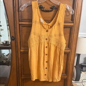 Eyeshadow Golden Lace Button-Front Tank Top